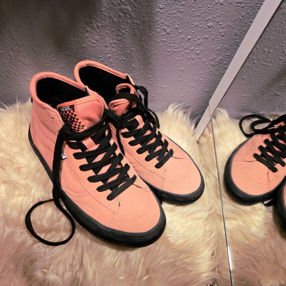 Vans the Lizzie Rosette (RARE) Pink Suede High Top Skate Shoes